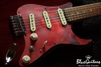 Model S. #021 Light Aged - Burn Burgundy Rose with True Red