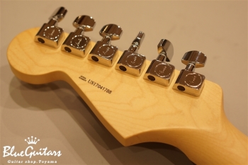 American Professional Stratocaster - Candy Apple Red