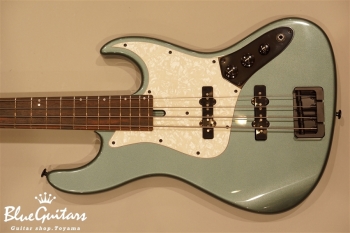 Vibe Standard-4 Model - Sage Green Metallic