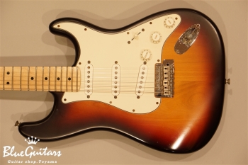 Fender USA Highway One Stratocaster - 3-Color Sunburst | Blue Guitars  Online Store