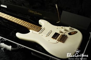 XSC-2 White Blonde #1205 Mary Kaye Light Aged/Light Weight Ash/Roasted Flame Maple Neck