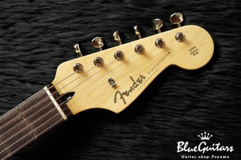 Made in Japan 2019 Limited Collection Stratocaster - Ice Blue Metallic