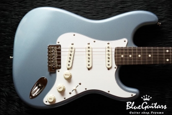 Made in Japan 2019 Limited Collection Stratocaster - Ice Blue Metallic