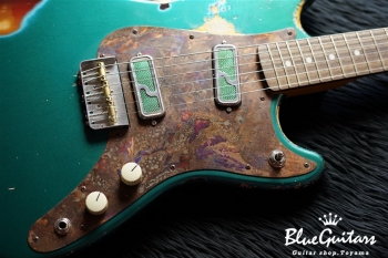 IRIS #026 - Metallic Green over 3Tone Sunburst 