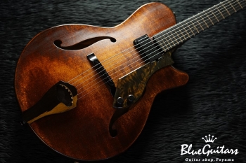 Arcus Thinbody Archtop - Urushi