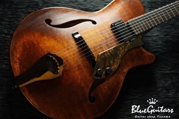 Arcus Thinbody Archtop - Urushi