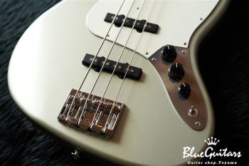 BETA J4 - Inca Silver