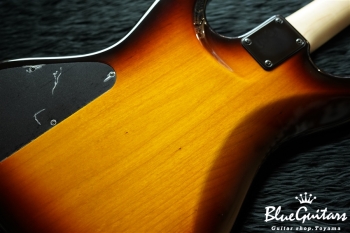 Vibe-4 #014 - 3 Tone Sunburst