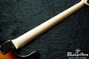 Vibe-4 #014 - 3 Tone Sunburst