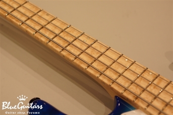 Vibe-4 Quilted Maple #005 - Aqua Blue Burst