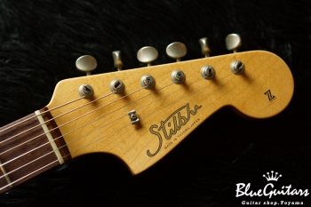 Model JM. #024 Light Aged - White Blonde with Orii Blue