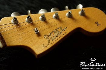 Model JM. #024 Light Aged - White Blonde with Orii Blue