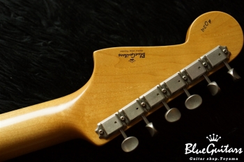 Model JM. #024 Light Aged - White Blonde with Orii Blue