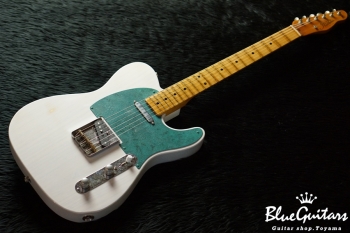 Model T. #023 Light Aged - White Blonde with Orii Blue