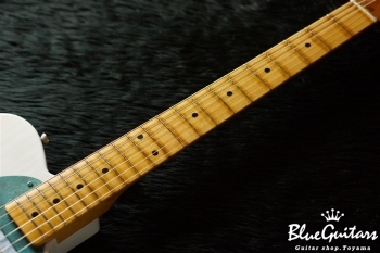 Model T. #023 Light Aged - White Blonde with Orii Blue