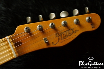 Model T. #023 Light Aged - White Blonde with Orii Blue