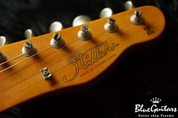 Model T. #023 Light Aged - White Blonde with Orii Blue