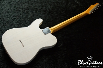 Model T. #023 Light Aged - White Blonde with Orii Blue