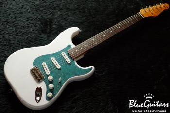 Model S. #019 Light Aged - White Blonde with Orii Blue