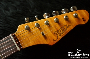 Model S. #019 Light Aged - White Blonde with Orii Blue