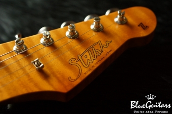 Model S. #019 Light Aged - White Blonde with Orii Blue