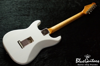 Model S. #019 Light Aged - White Blonde with Orii Blue