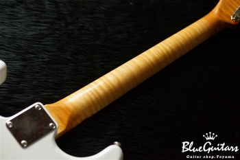 Model S. #019 Light Aged - White Blonde with Orii Blue