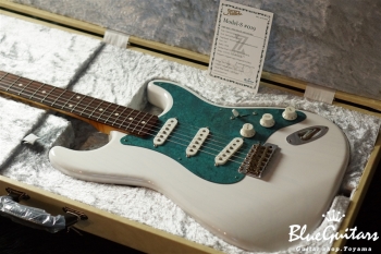 Model S. #019 Light Aged - White Blonde with Orii Blue