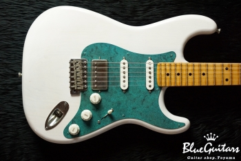 Model S. #017 Light Aged - White Blonde with Orii Blue