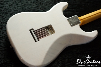 Model S. #017 Light Aged - White Blonde with Orii Blue