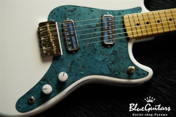 IRIS #051 - Olympic White over LPB