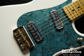 IRIS #051 - Olympic White over LPB