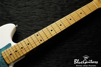 IRIS #051 - Olympic White over LPB