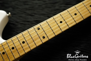 IRIS #051 - Olympic White over LPB