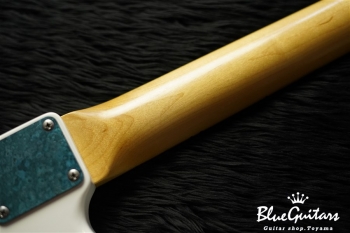 IRIS #051 - Olympic White over LPB