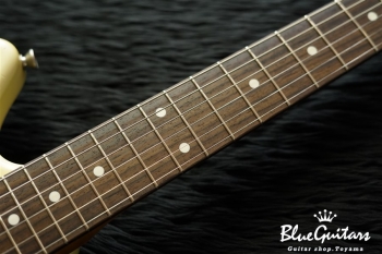 IRIS #057 - Vintage White over 3TS