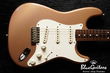 ギター Fender Custom Shop MasterGrade 1961 aged Fender Custom Shop Master Grade 1961 Stratocaster - Burgundy Mist