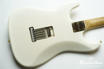 XSC-2 White Blonde #1205 Mary Kaye Light Aged/Light Weight Ash/Roasted Flame Maple Neck