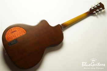 VG EAR-17N Ltd.QM - Vermilion