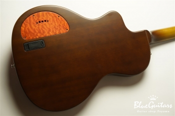 VG EAR-17N Ltd.QM - Vermilion