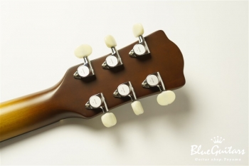 VG EAR-17N Ltd.QM - Vermilion