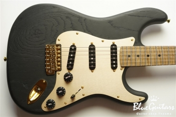 XSC-1 Matte Black Sandblasted #1773 Light Weight Ash/Roasted Flame Maple Neck/Non Aged