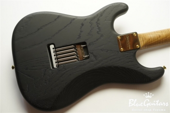 XSC-1 Matte Black Sandblasted #1773 Light Weight Ash/Roasted Flame Maple Neck/Non Aged