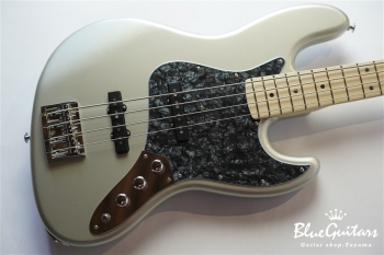 BETA J4 - Inca Silver