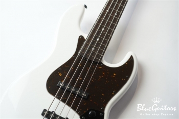 BETA J5 - Snow White