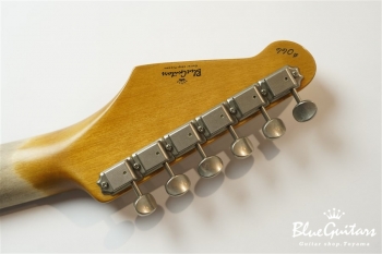 IRIS #066 - Fiesta Red over 3Tone Sunburst