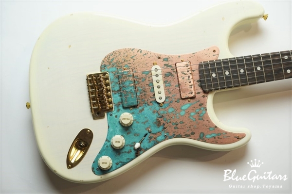 Model S. #070 Light Aged - White Blonde with Art Texture