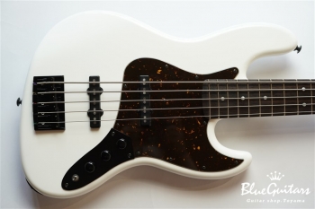 BETA J5 - Snow White