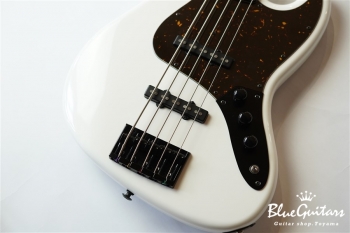 BETA J5 - Snow White