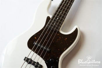 BETA J5 - Snow White